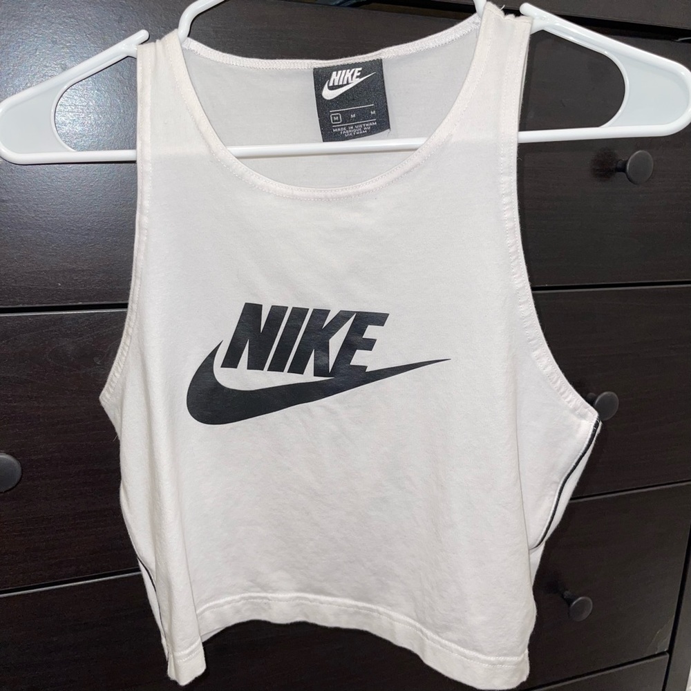 NIKE Cropped Tank Top